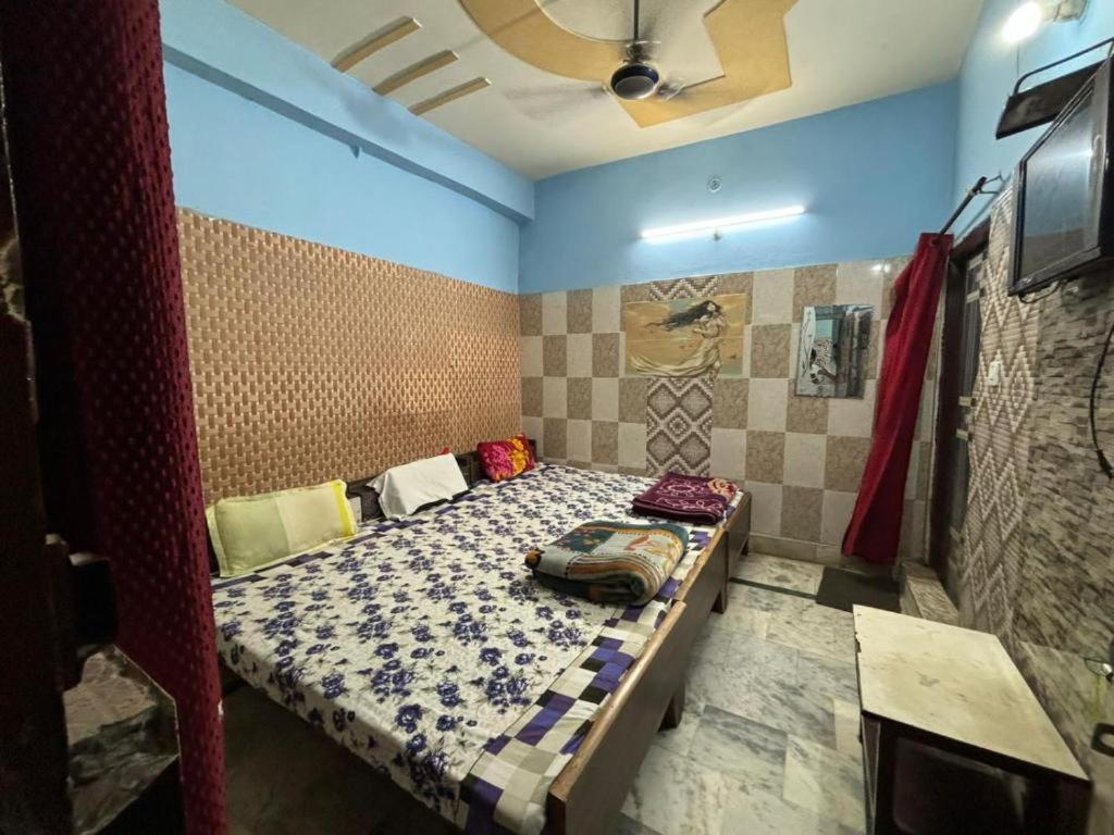 Maatu Shri Comfort Stay-Guest House Mathura Ngoại thất bức ảnh